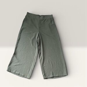 Wide-Leg cropped Pants